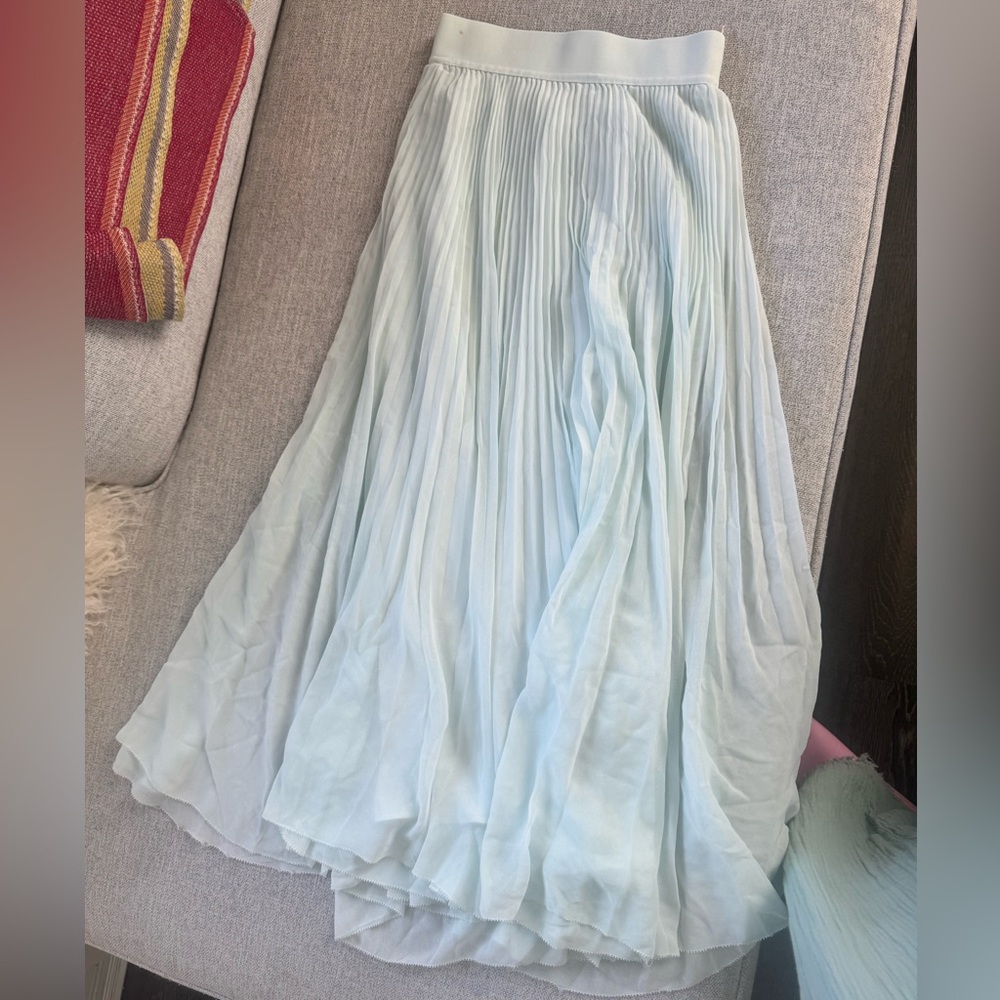 Aritzia Twirl Pleated Skirt, XS, snowmelt blue